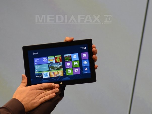 Șeful Apple nu a testat tableta Surface a Microsoft, dar afirmă că este probabil groaznică