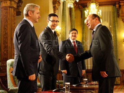 Ponta spune că Băsescu încalcă din nou Constituția, participând la Congresul PPE