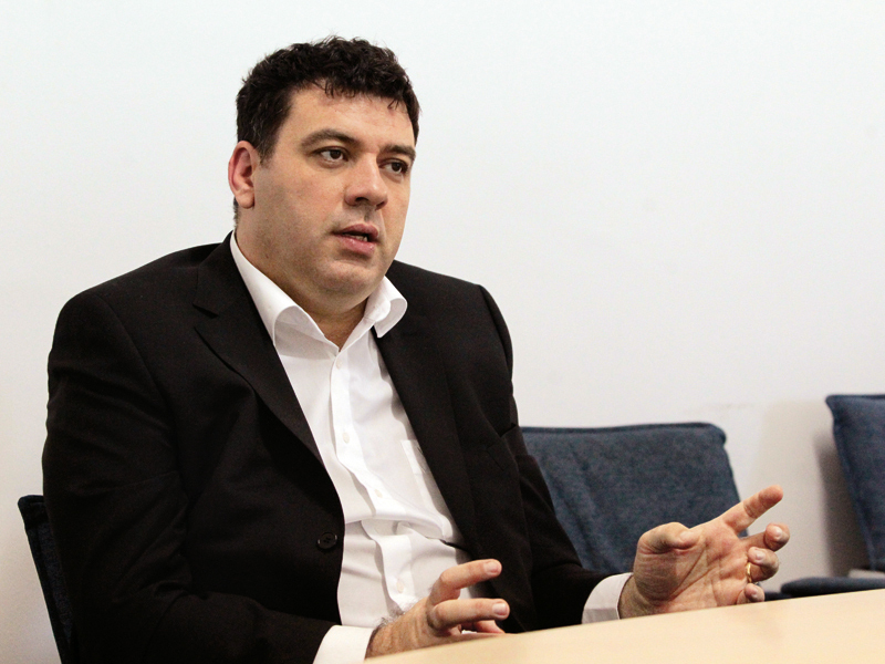 Cât câștigă un antreprenor din administrarea de baze de date cu adrese de e-mail