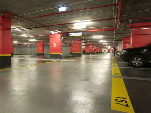 Primul „test” în noua parcare subterană de la Universitate. Cât costă, pe unde se intră și pe unde se iese