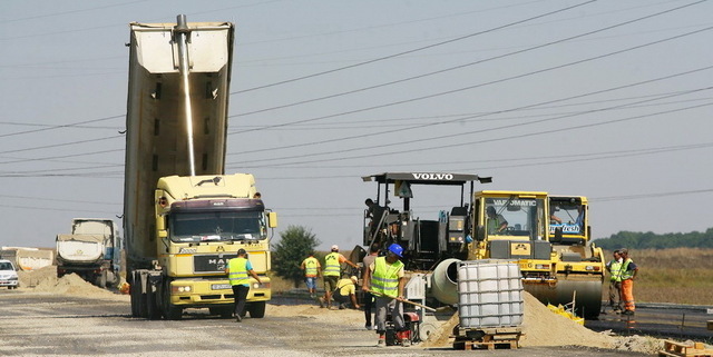 CNADNR reziliază contractul pentru un tronson al Nădlac-Arad, invocând întârzieri în execuție