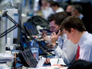 Trei brokeri au făcut 70% din tranzacțiile de pe bursă în noiembrie