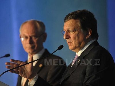 Întâlnire a președintelui Băsescu cu Van Rompuy și Barroso. Cei trei vor discuta despre bugetul UE 2014-2020