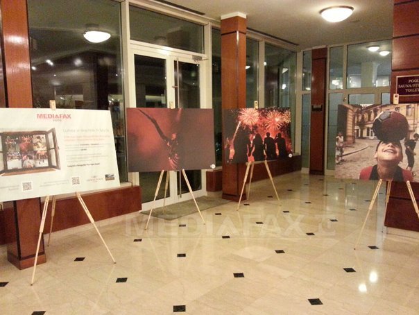 Fotografii Mediafax de colecție, licitate în scop caritabil până pe 9 decembrie, în Capitală