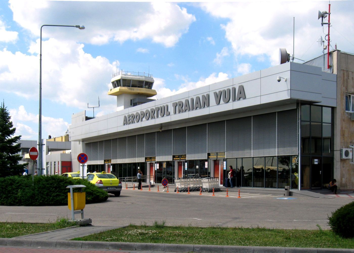 Carpatair câștigă procesul cu Aeroportul din Timișoara pentru ajutorul de stat ilegal acordat maghiarilor de la Wizz Air