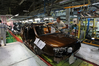 Dacia: angajații pot opta între a primi 85% din salariu sau concediu de odihnă, în 3 și 4 ianuarie