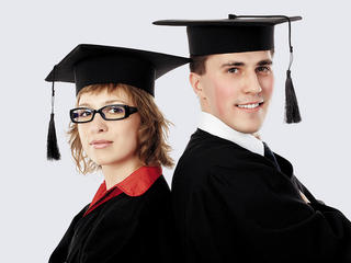 MBA sau CFA. Ce trebuie să iei în considerare când alegi între aceste programe de pregătire?
