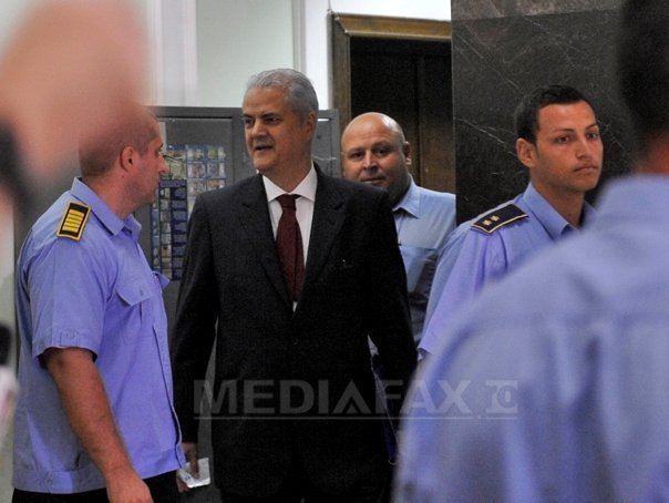 Pedeapsa lui Adrian Năstase, REDUSĂ CU 7 ZILE, perioada petrecută în Spitalul Floreasca