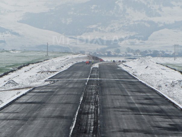 Șantierul autostrăzii Orăștie-Sibiu, acoperit de zăpadă