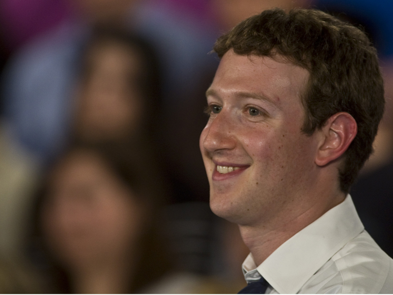 Ce face Zuckerberg cu milioanele câștigate