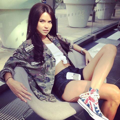 Melodia zilei: Inna - J'Adore (Rock the Roof @ London)