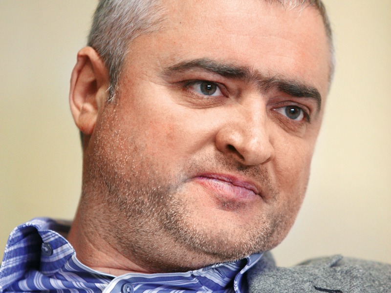 Povestea lui Ionuț Pătrăhău, bancherul care conduce una dintre cele mai puternice rețele de clinici private