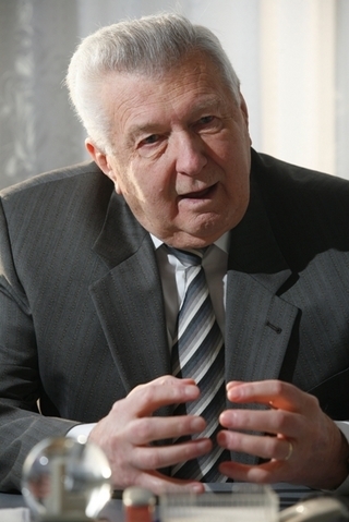 Josef Goschy a vândut hotelul Transilvania din Alba Iulia unor afaceriști locali, frații Florea