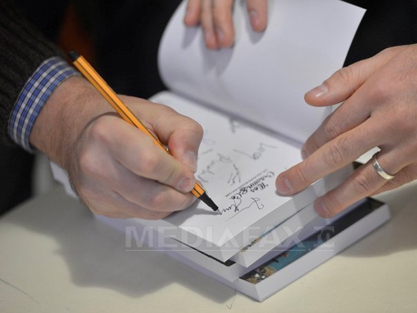 "Cel mai rapid roman din lume" a fost lansat oficial, în prezența autorilor. Poveștile amuzante din spatele scrierii "Moș Crăciun & Co."