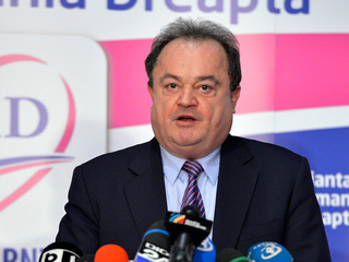 Uluit de înfrângere, PDL caută vinovații: Dacă mergeam singuri în alegeri, nu pierdeam în halul ăsta! Se așteaptă demisia lui Blaga. ARD este istorie