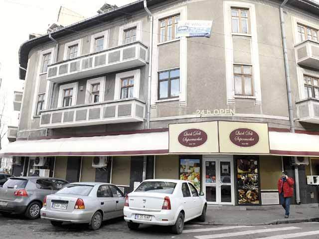 Cum a rezistat 19 ani un magazin de cartier în lupta cu giganții