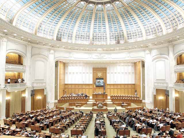 Bugetul trece în viteză prin comisiile parlamentare, Guvernul nu dă niciun leu în plus