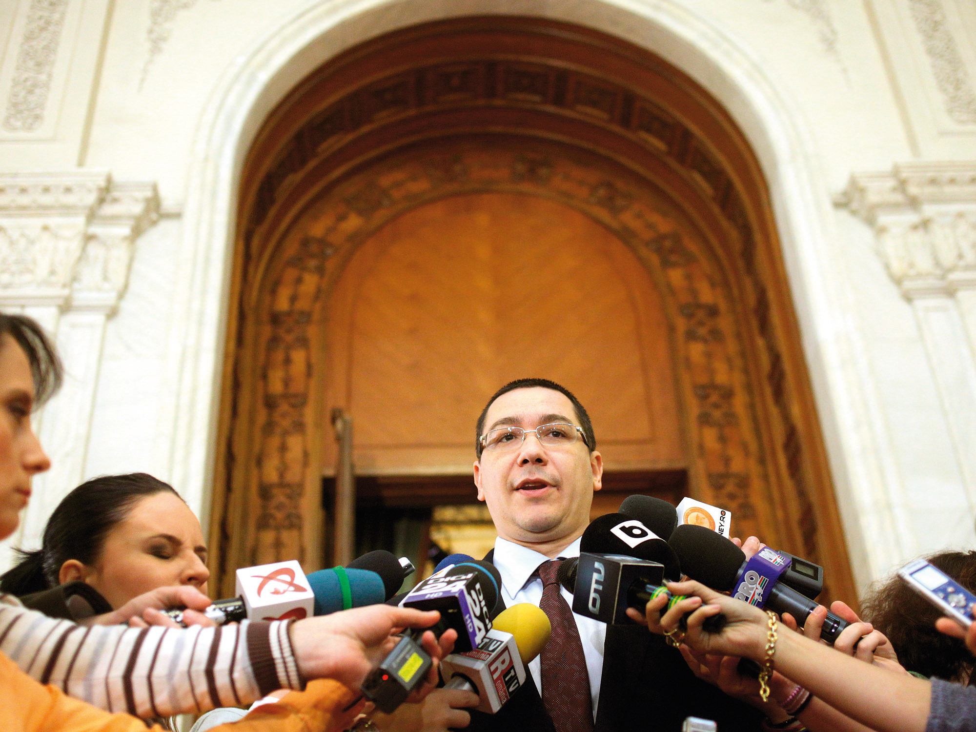 Guvernul oferă mediului de afaceri doar semnale contradictorii: mai forfetăm cinci minute și gata
