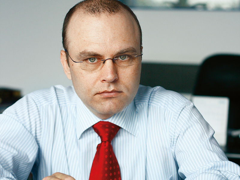 Adrian Mihai este proprietarul celei mai mari companii de curierat rapid din țară