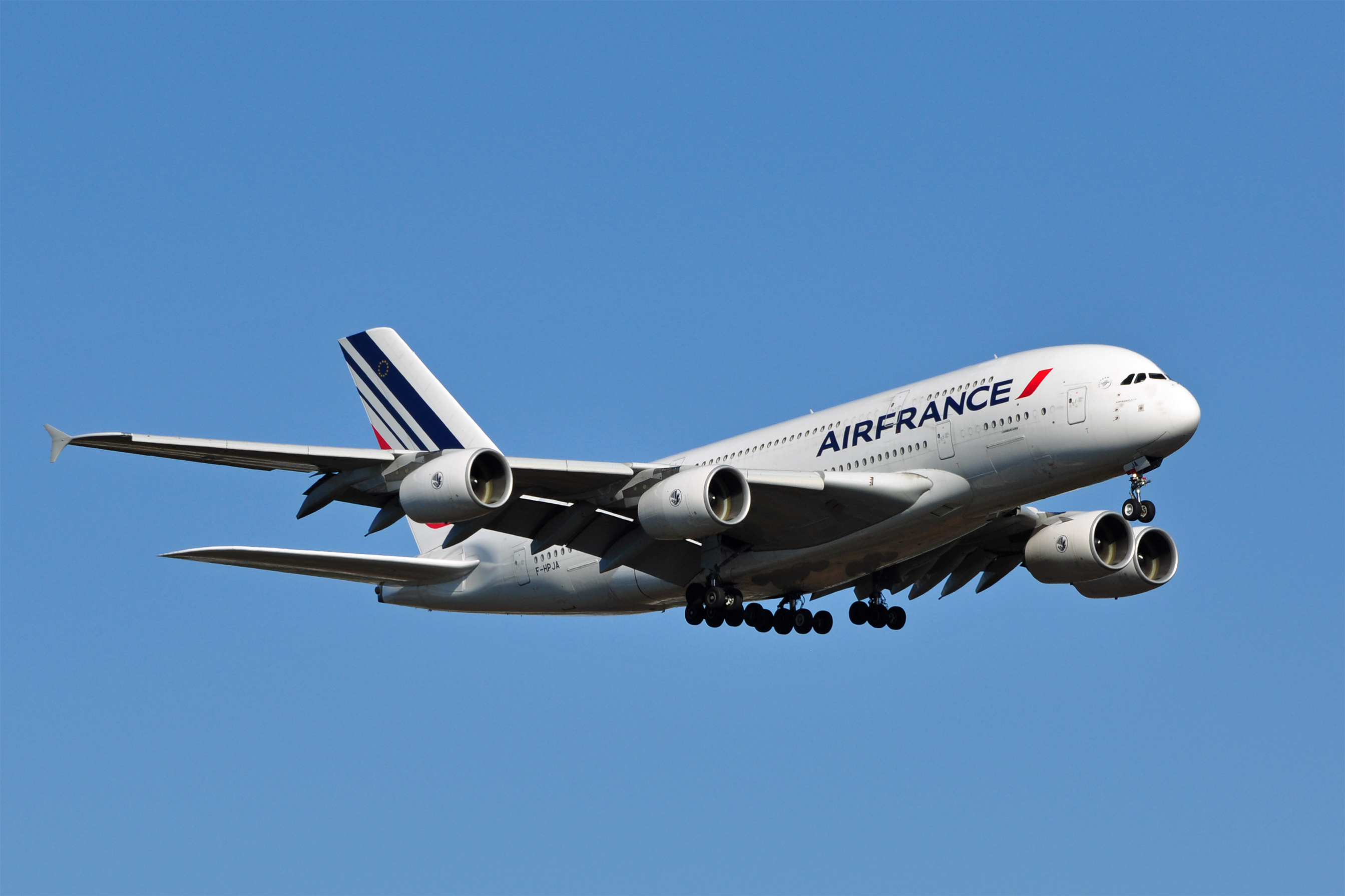 Operatorul aerian Air France își reorganizează activitatea prin lansarea noii companii regionale HOP!