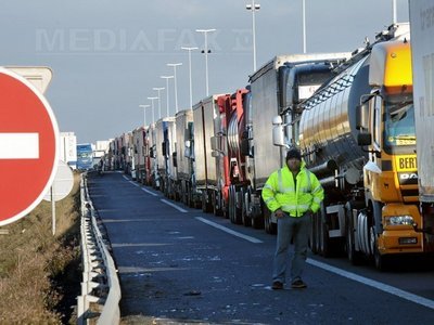 Muncitori români protestează în Italia: Zeci de șoferi de camioane reclamă că nu sunt plătiți