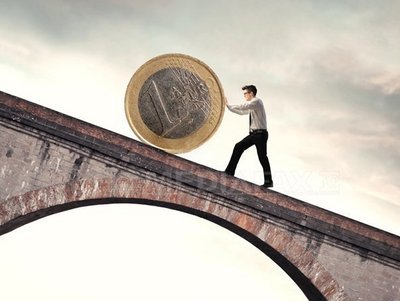 Riscul economic al aprecierii euro este noua durere de cap a Europei