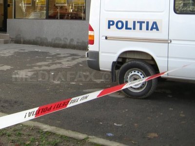 Tentativă de jaf la un magazin de bijuterii din Bârlad. Două persoane au fost rănite cu pistoale cu bile