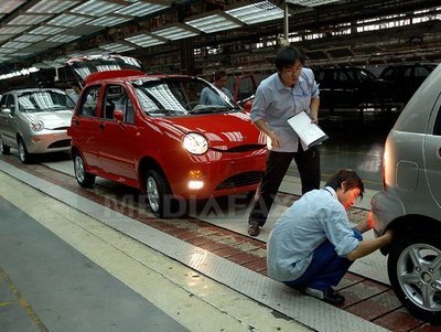 China va depăși în acest an pentru prima dată Europa la producția de mașini