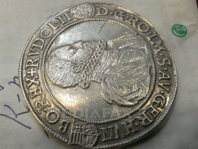 COMOARĂ din secolul XVI, descoperită de un bărbat. Micul tezaur conține peste 1.400 de monede de argint