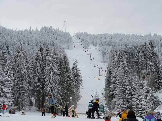 Un turist din Poiana Brașov: „E frumos, dar trebuie să fii patriot ca să vii aici. Prețurile sunt mari“