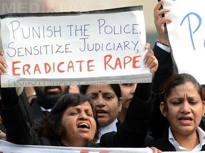 Doi dintre suspecții inculpați pentru violul colectiv din India nu își recunosc vinovăția