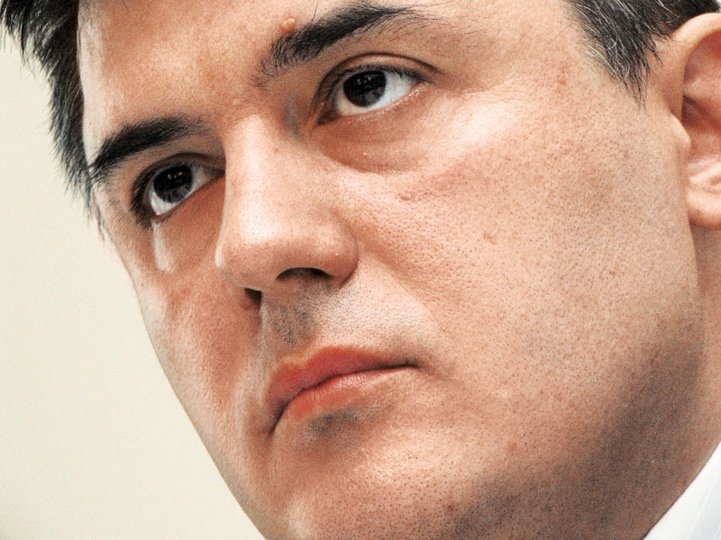Siminel Andrei conduce societatea care deține în România pachete minoritare și majoritare de acțiuni în mai bine de 300 de companii din industrie, servicii, imobiliare și servicii financiare