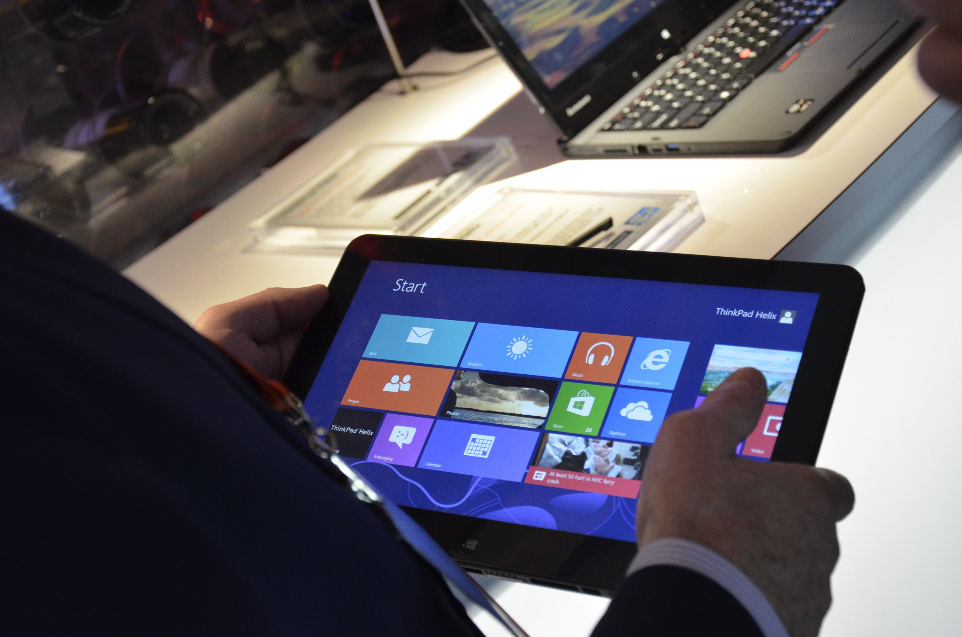 Microsoft România: Mai sunt 7 zile în care o licență Windows 8 costă între 15 și 60 de euro