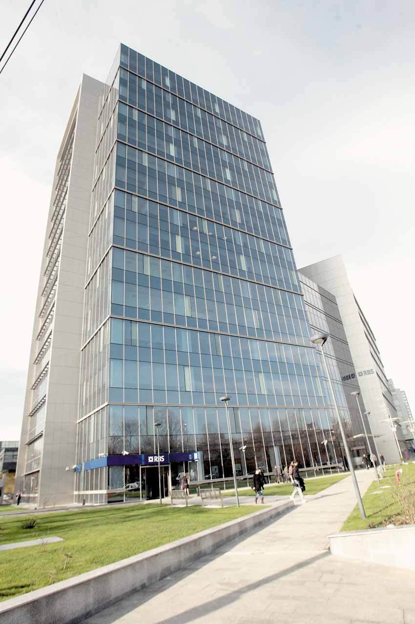 Patriciu și AIG Lincoln sunt la un pas să vândă clădirea de birouri Lakeview cu 70 mil. euro