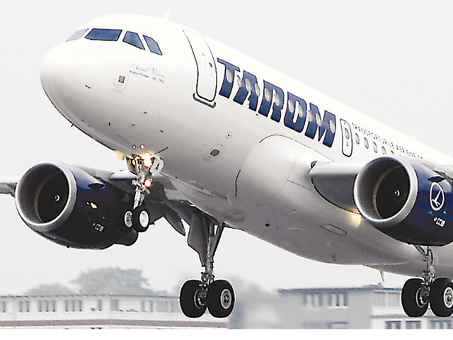 Tarom vinde bilete de avion pentru cuplu cu ocazia Valentine’s Day și a Dragobetelor