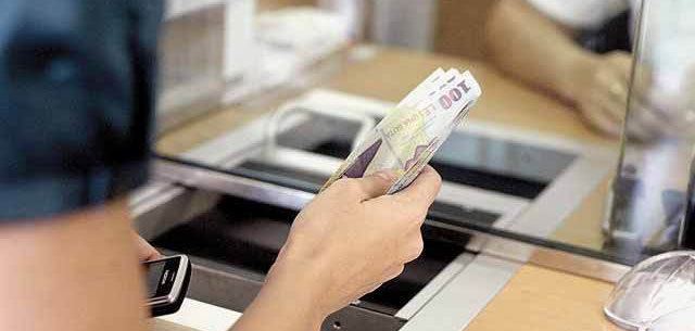 Cei mai bogați 16.000 de români pe care se bat bancherii au 3,7 mld. euro în depozite