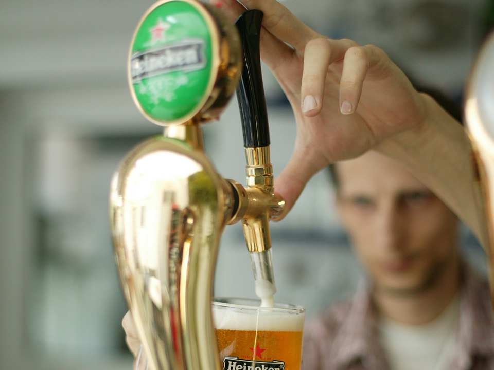 Vânzările de bere ale grupului Heineken au crescut cu 5-10%