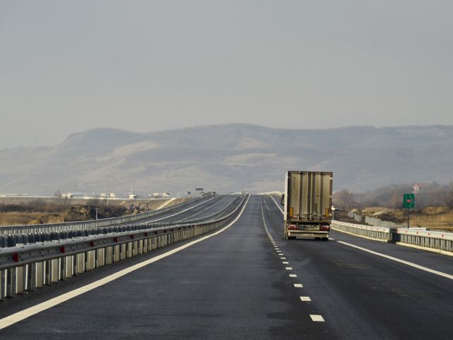 Super-autostrăzile rusești: Moscova vrea să construiască 5.000 de km de autostrăzi până în 2020
