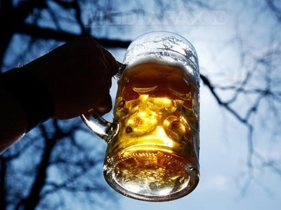 Budweiser, dat în judecată. Producătorul de bere, acuzat că pune prea multă apă în sticle