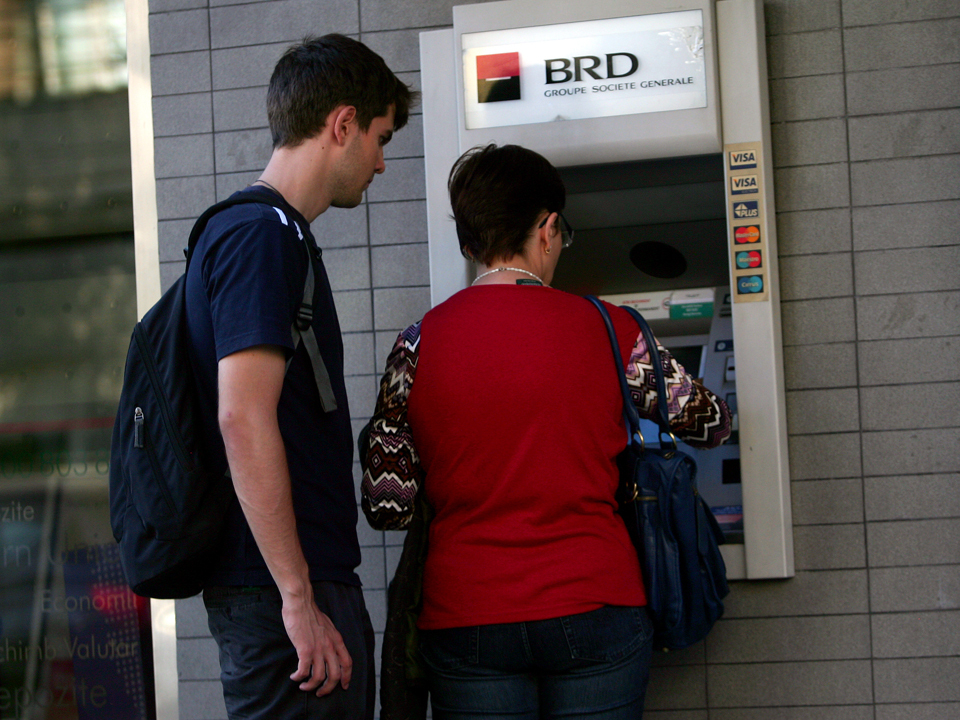 Clienții BRD cu carduri business au recuperat 215.000 de euro din TVA la plăți din străinătate