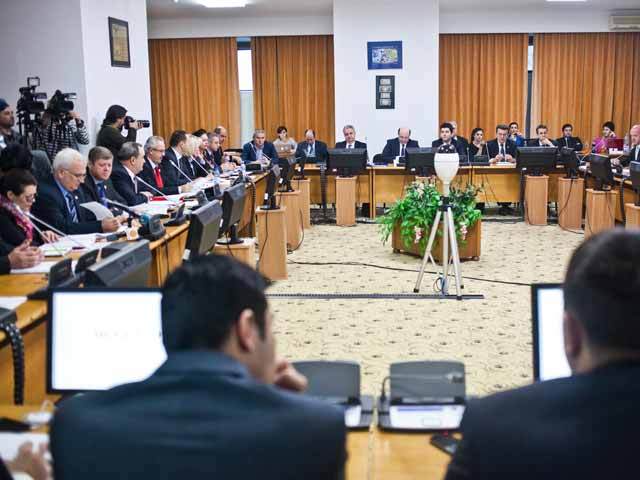 Transparența atât de clamată în evidențierea cheltuielilor lipsește și din legea bugetului pe 2013. Zece întrebări la care nu s-a răspuns