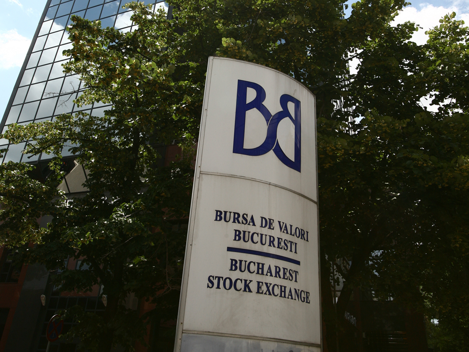 Bursa a închis ieri la cel mai ridicat nivel din ultima lună