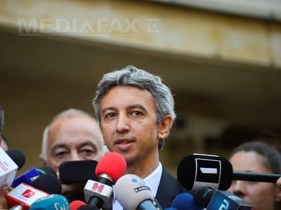 Dan Diaconescu: Vrem comisie parlamentară în cazul Oltchim. Mai avem nevoie de patru semnături