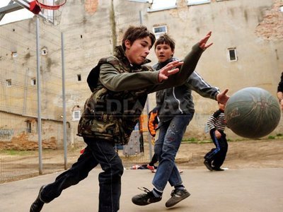 Ponta către ministrul Educației: Vă duceți peste tot și spuneți că trebuie să facem sport în școli