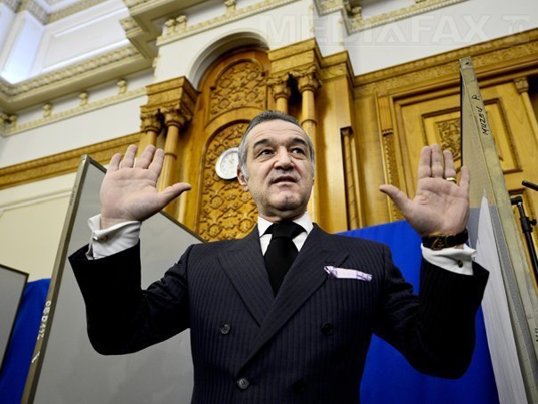 Becali, condamnat definitiv la trei ani închisoare cu suspendare în dosarul sechestrării de persoane
