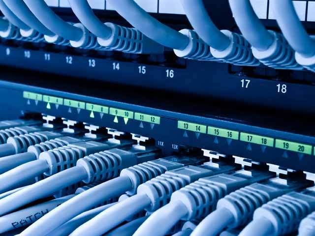 Rețelele mici telecom nu mai rezistă și sunt înghițite de „rechini“
