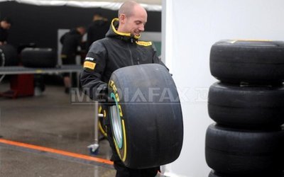 Pirelli produce pneuri pentru GP2 la Slatina