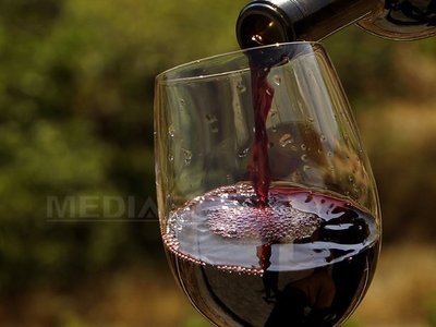 Restaurantele din România vând anual peste 20.000 de sticle de vin mai scumpe de 100 de euro