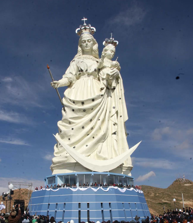 Poza zilei: cea mai înaltă statuie din America de Sud