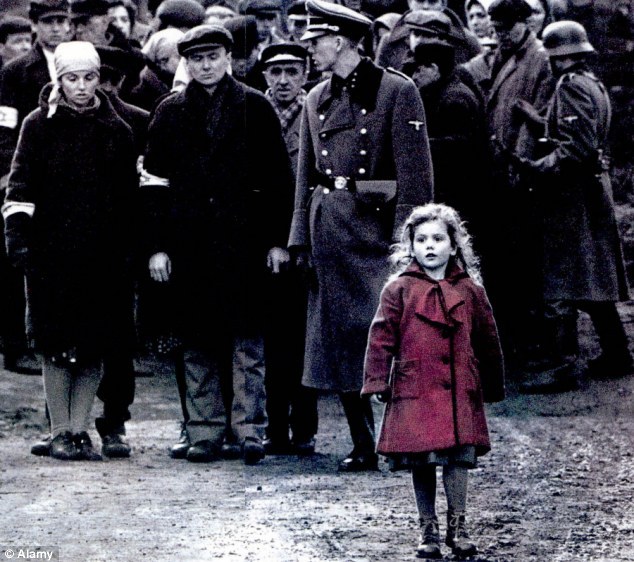 Fetita cu palton roșu și trauma pe care i-a adus-o rolul din Schindler’s List - GALERIE FOTO - VIDEO